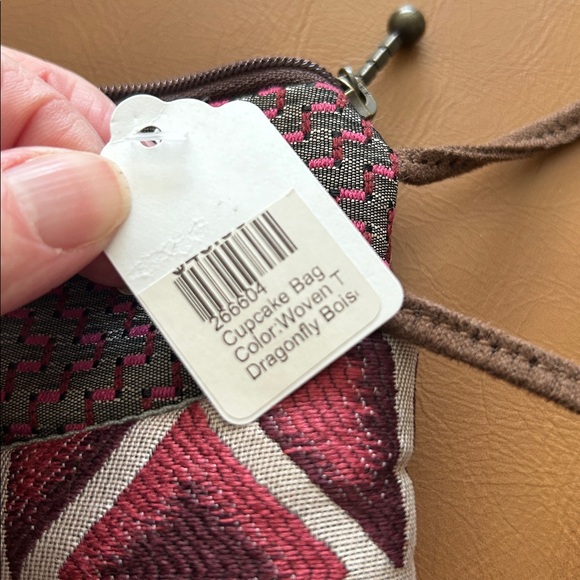 NWT Maruca Design Cupcake Tapestry Crossbody Bag - Picture 6 of 6